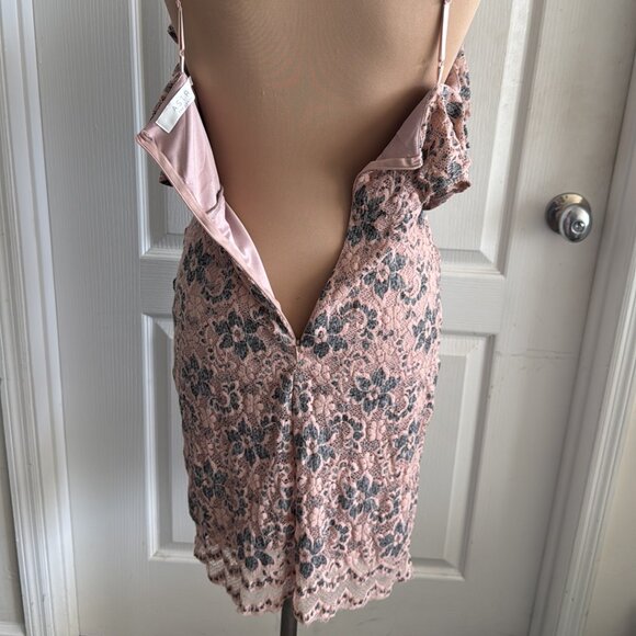 ASTR THE LABEL Pink Gret Lace Mini Dress Sz.M - Picture 5 of 16